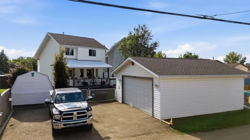 6134 52 Street Close Ponoka AB T4J 1E8