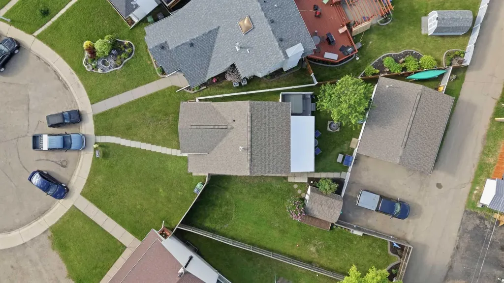 6134 52 Street Close Ponoka AB T4J 1E8