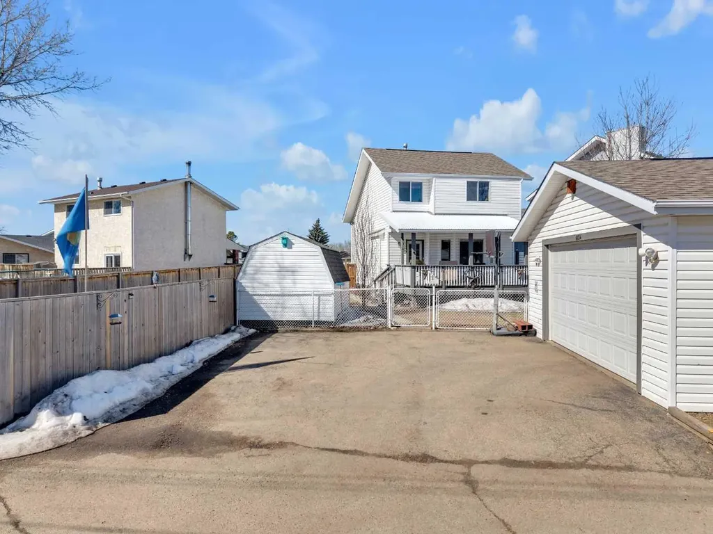 6134 52 Street Close Ponoka AB T4J 1E8