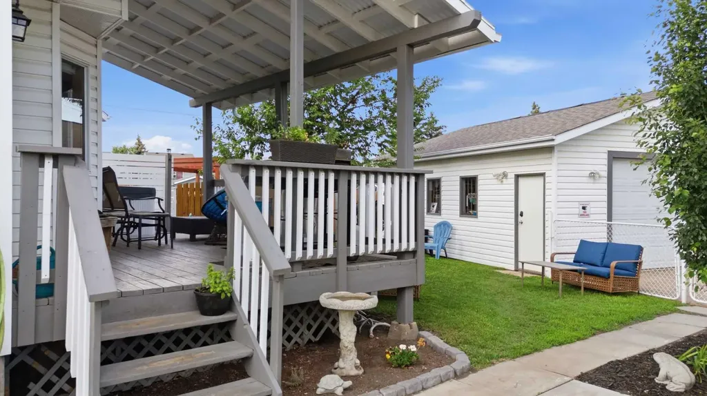 6134 52 Street Close Ponoka AB T4J 1E8
