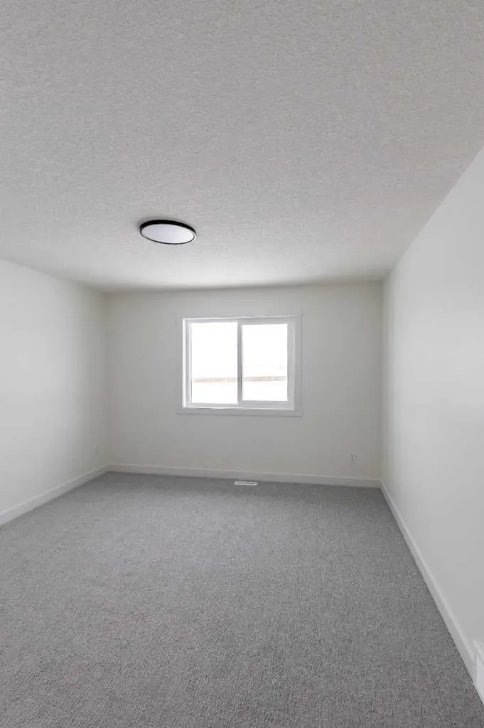 178 Lakewood Crescent Strathmore AB T0J 1Y0