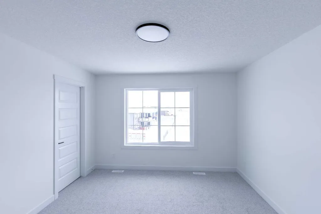 178 Lakewood Crescent Strathmore AB T0J 1Y0