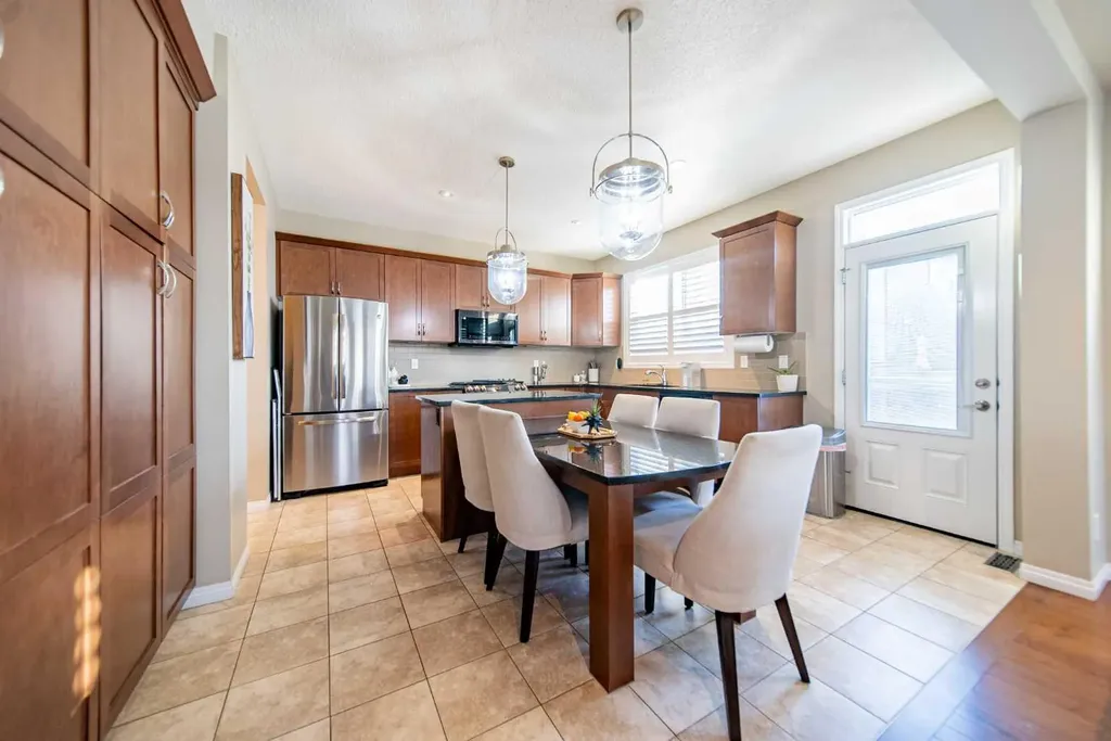 503 Windbrook Heights SW Airdrie AB T4B3X2