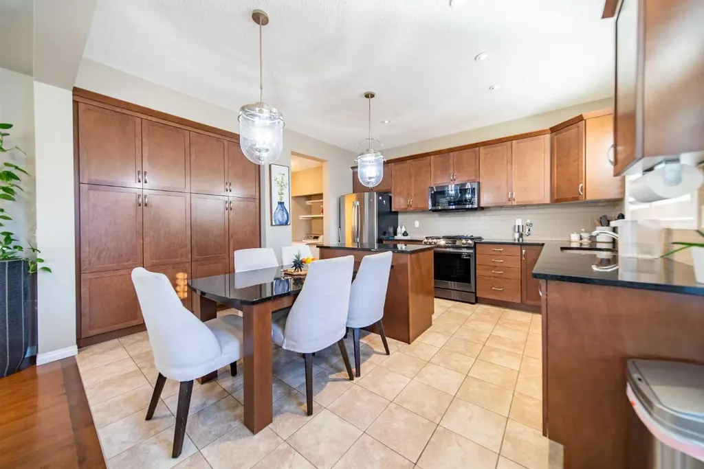 503 Windbrook Heights SW Airdrie AB T4B3X2
