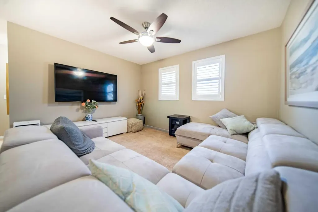 503 Windbrook Heights SW Airdrie AB T4B3X2