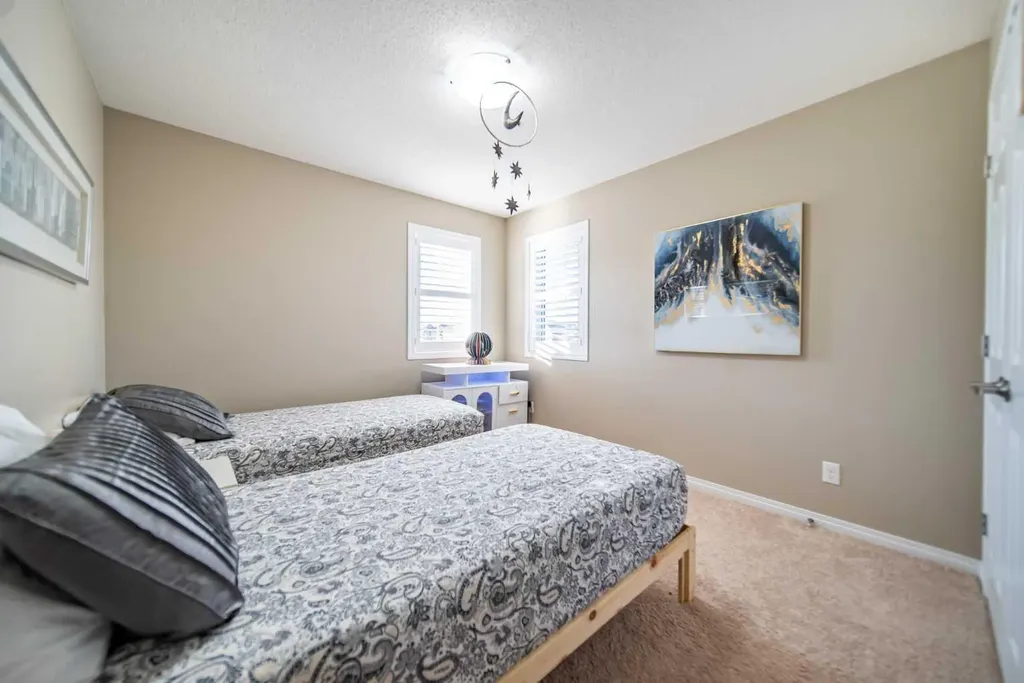 503 Windbrook Heights SW Airdrie AB T4B3X2