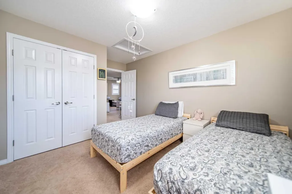 503 Windbrook Heights SW Airdrie AB T4B3X2