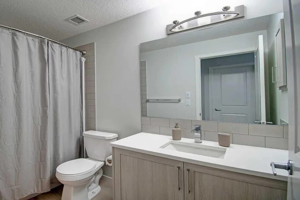 20295 Seton Way SE Calgary AB T3M 3Y9