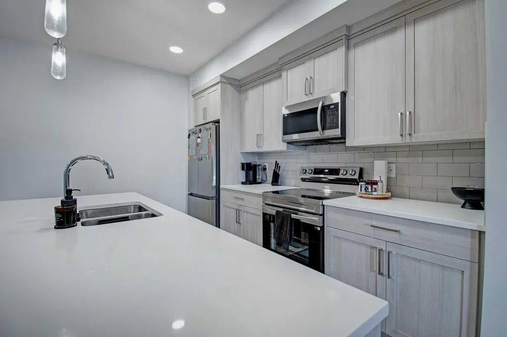 20295 Seton Way SE Calgary AB T3M 3Y9