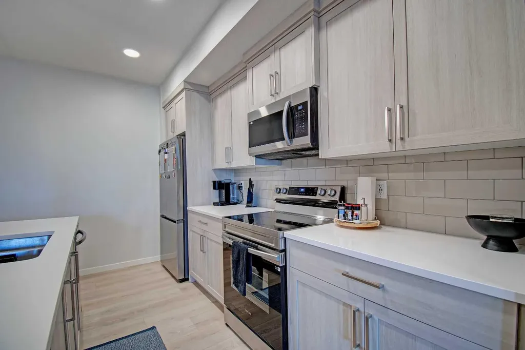 20295 Seton Way SE Calgary AB T3M 3Y9