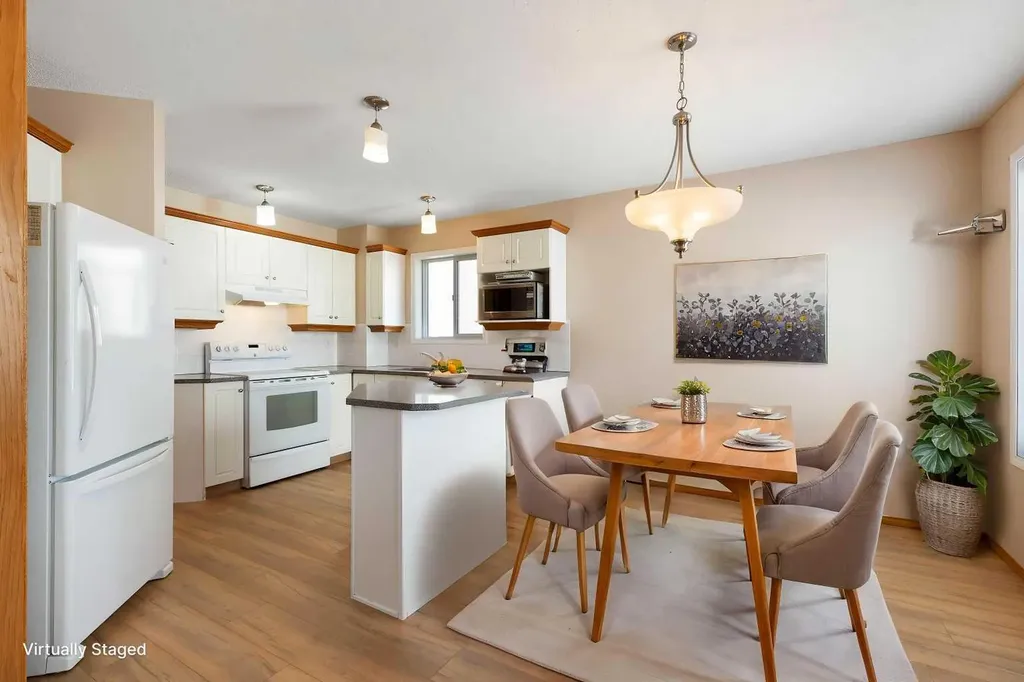 205 Scotia Point NW Calgary AB T3L 2B1