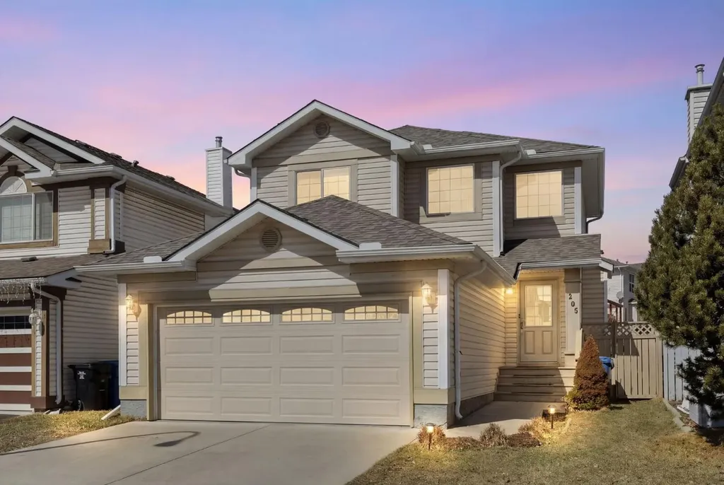 205 Scotia Point NW Calgary AB T3L 2B1