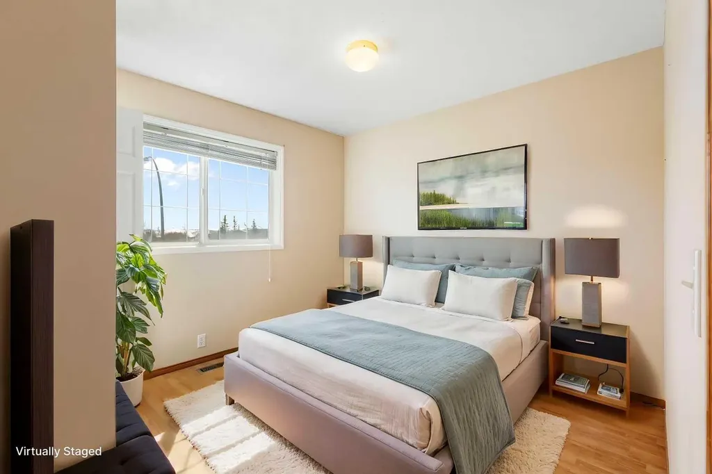 205 Scotia Point NW Calgary AB T3L 2B1