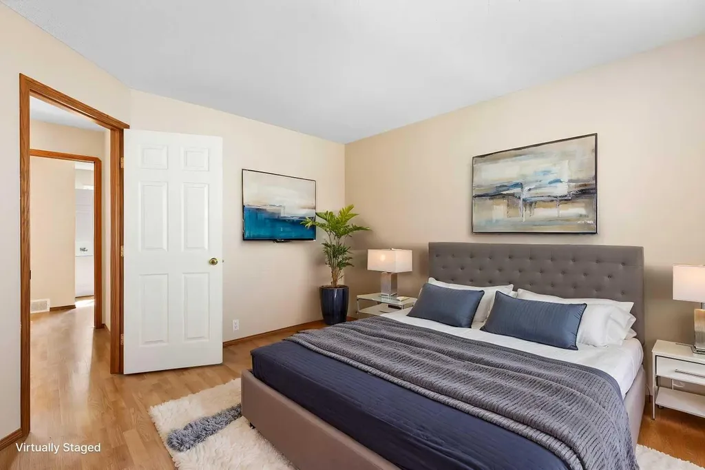 205 Scotia Point NW Calgary AB T3L 2B1