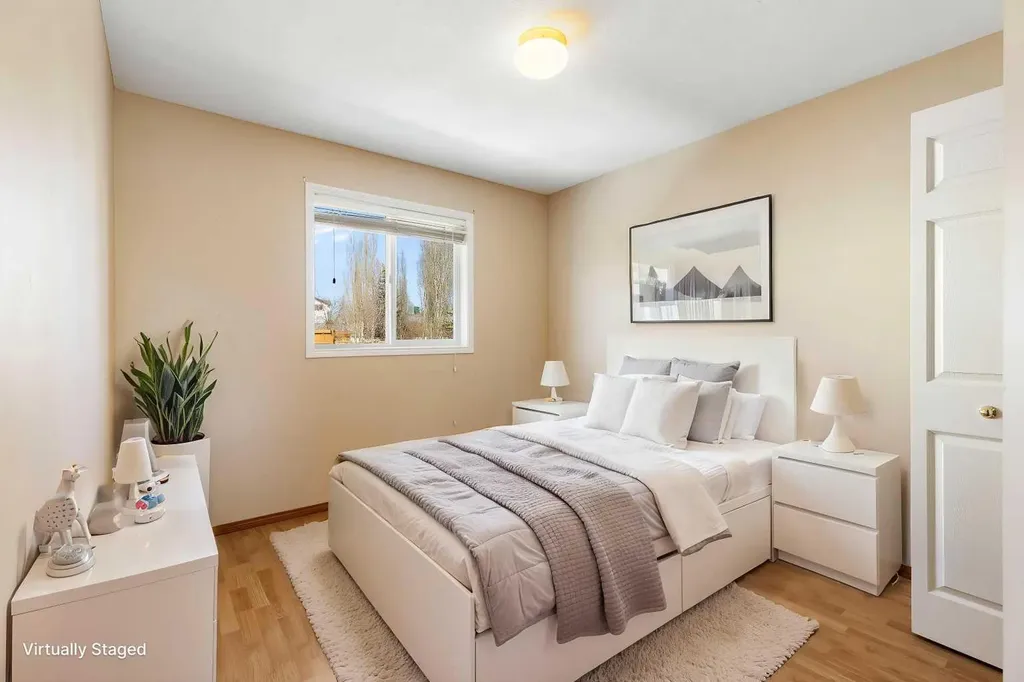 205 Scotia Point NW Calgary AB T3L 2B1