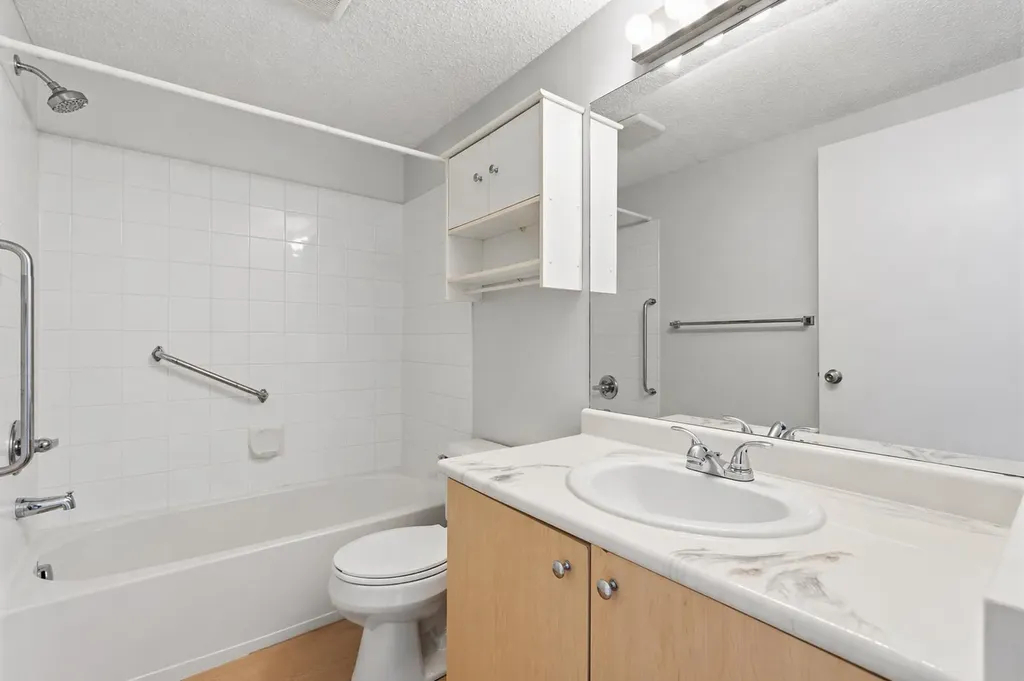 4975 130 Avenue SE Calgary AB T2Z 4P2