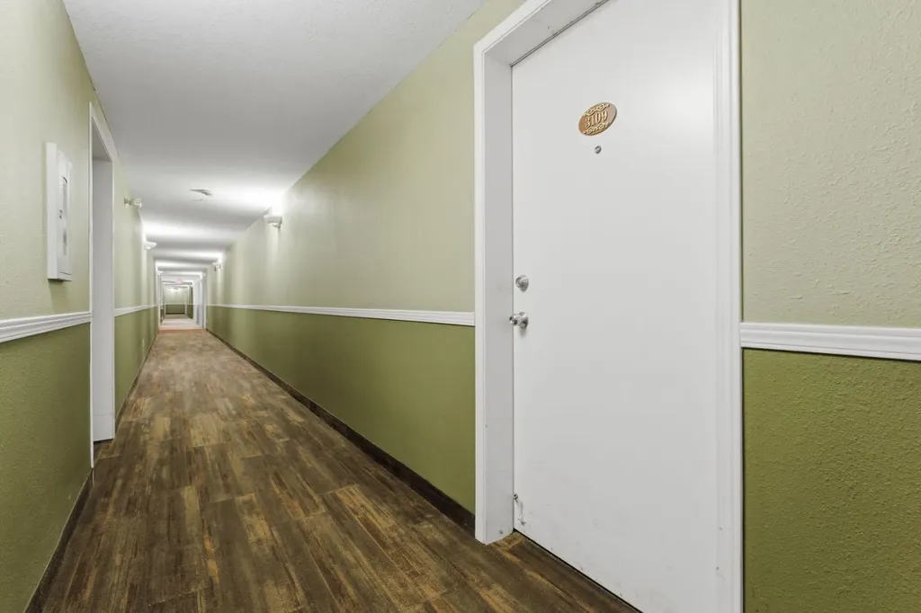 4975 130 Avenue SE Calgary AB T2Z 4P2