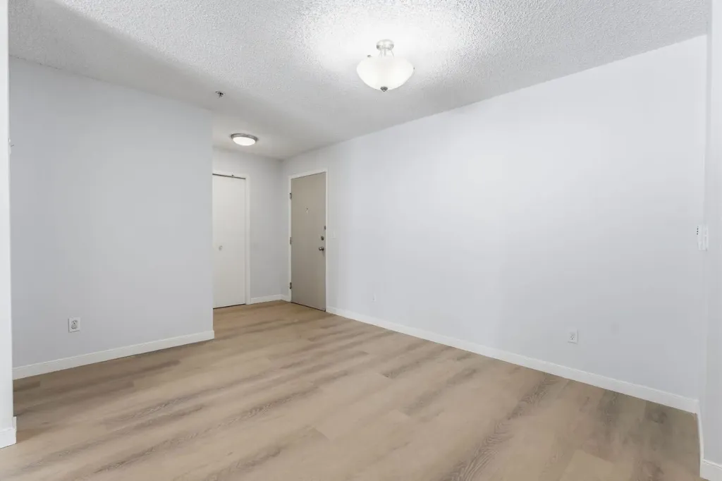 4975 130 Avenue SE Calgary AB T2Z 4P2