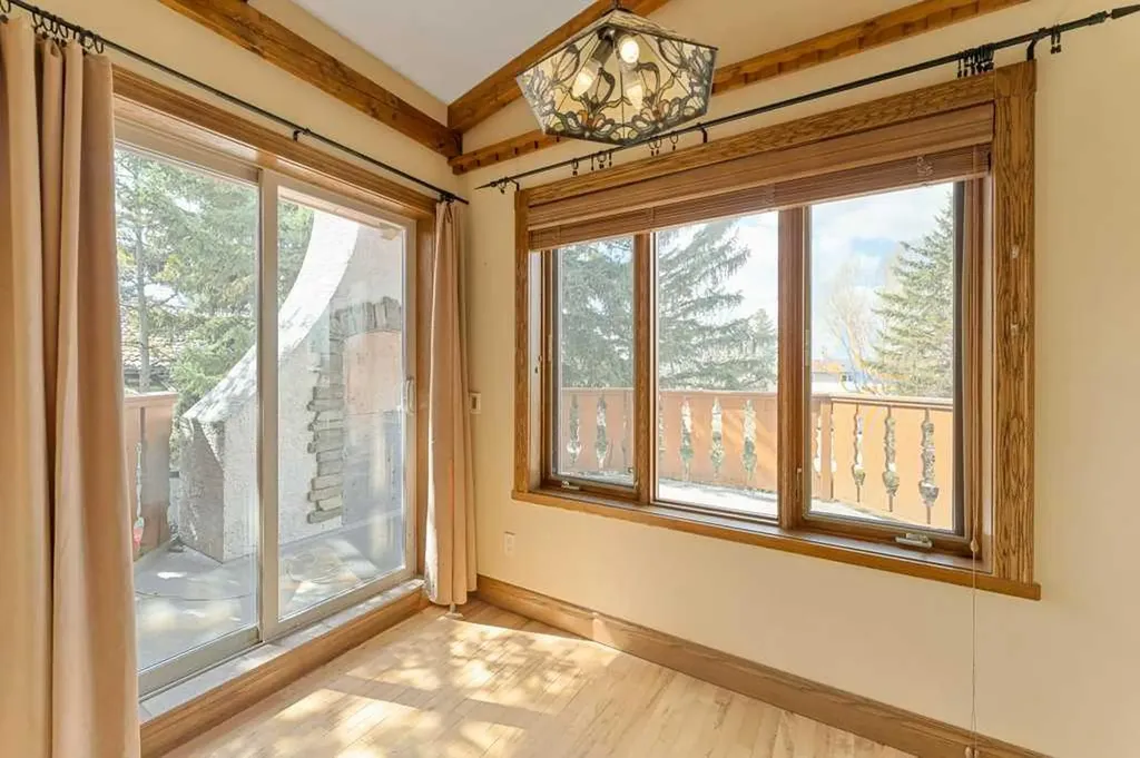 764 East Chestermere Drive Chestermere AB T1X 1A6