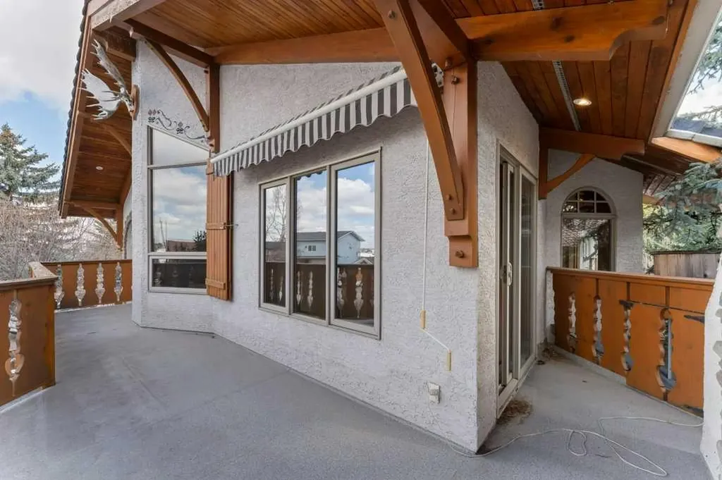 764 East Chestermere Drive Chestermere AB T1X 1A6