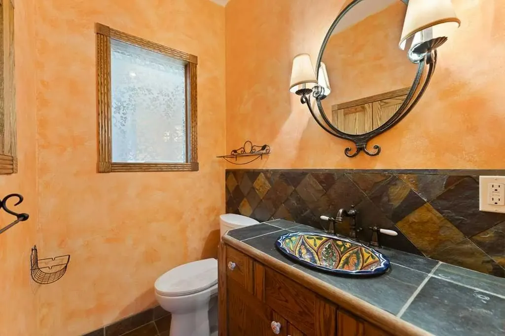 764 East Chestermere Drive Chestermere AB T1X 1A6