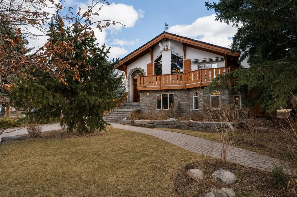 764 East Chestermere Drive Chestermere AB T1X 1A6