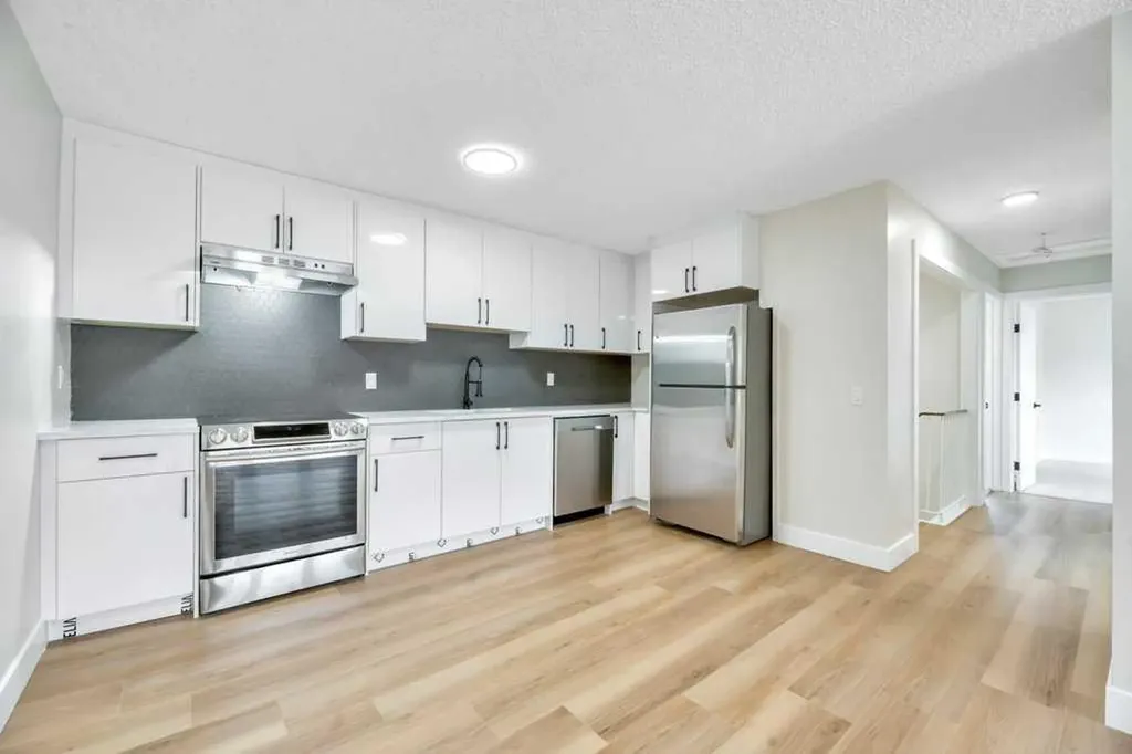 75 Templemont Way NE Calgary AB T1Y 5K8