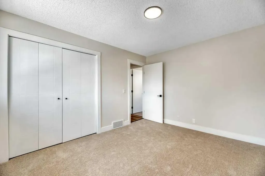 75 Templemont Way NE Calgary AB T1Y 5K8