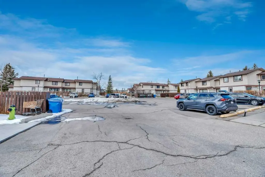 75 Templemont Way NE Calgary AB T1Y 5K8