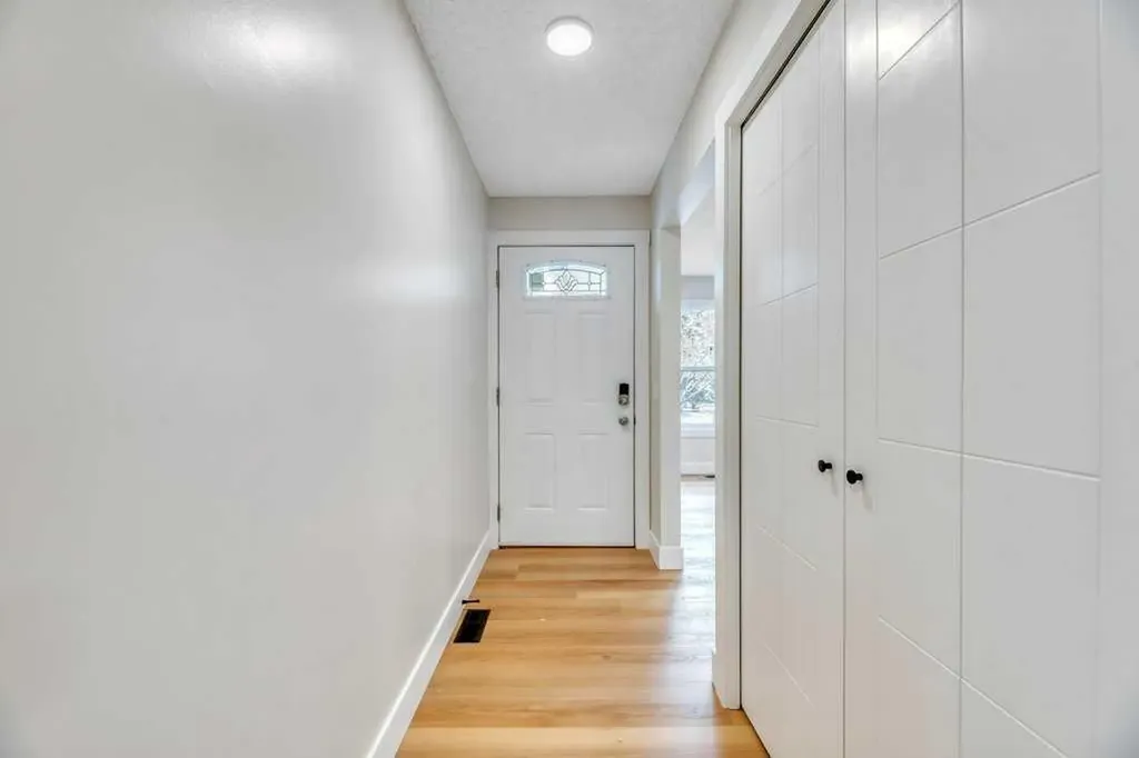 75 Templemont Way NE Calgary AB T1Y 5K8