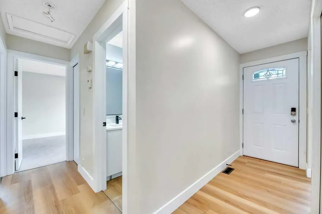75 Templemont Way NE Calgary AB T1Y 5K8