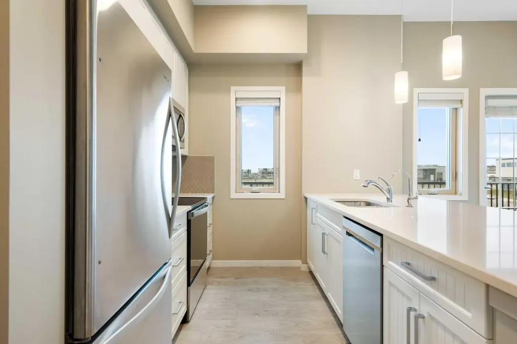 30 Mahogany Mews SE Calgary AB T3M 3H4