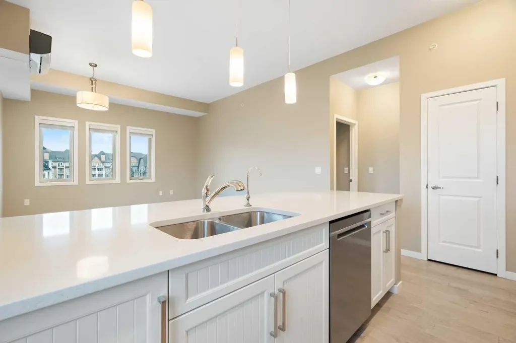 30 Mahogany Mews SE Calgary AB T3M 3H4