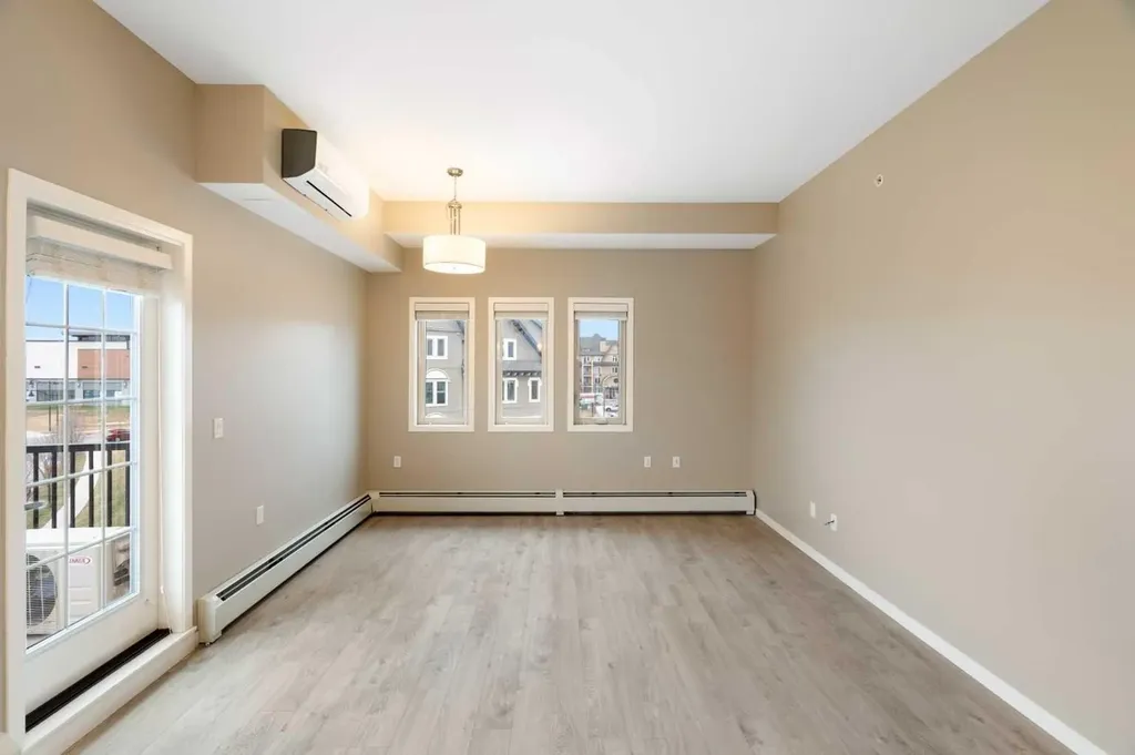 30 Mahogany Mews SE Calgary AB T3M 3H4