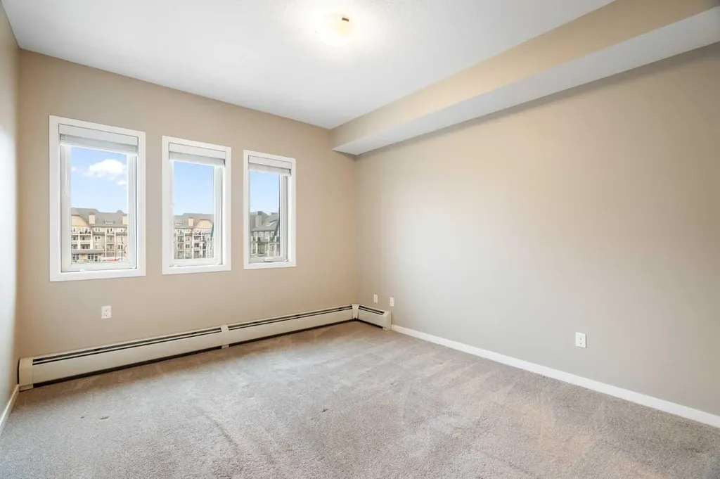 30 Mahogany Mews SE Calgary AB T3M 3H4