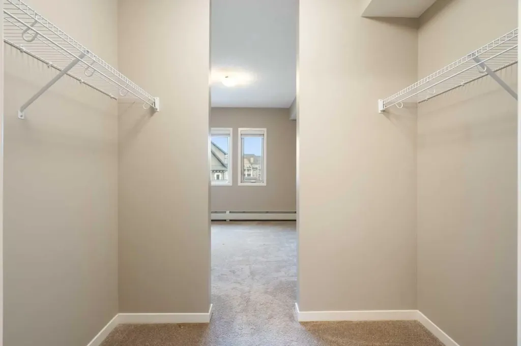 30 Mahogany Mews SE Calgary AB T3M 3H4