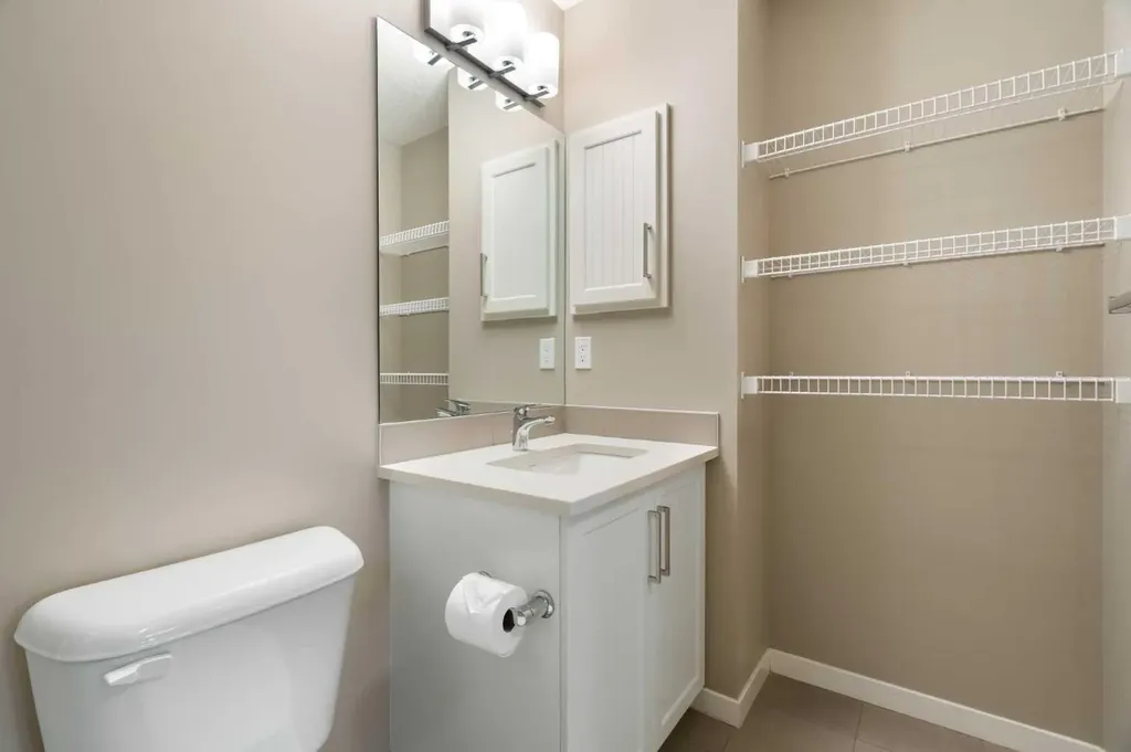 30 Mahogany Mews SE Calgary AB T3M 3H4
