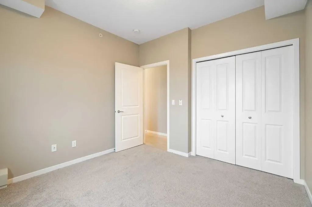 30 Mahogany Mews SE Calgary AB T3M 3H4