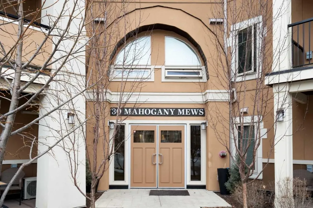 30 Mahogany Mews SE Calgary AB T3M 3H4