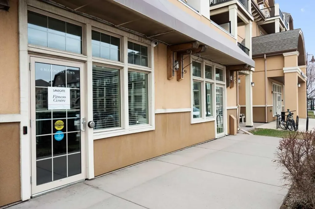 30 Mahogany Mews SE Calgary AB T3M 3H4