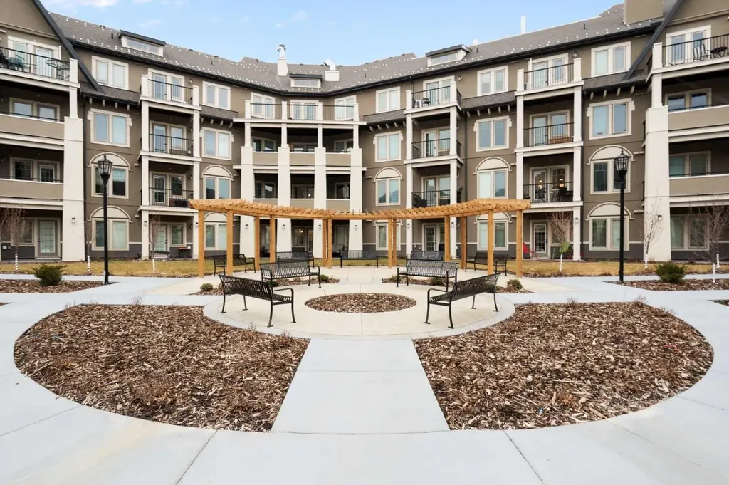 30 Mahogany Mews SE Calgary AB T3M 3H4
