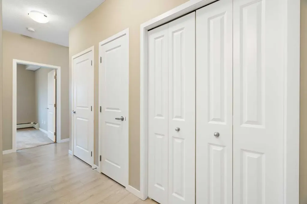 30 Mahogany Mews SE Calgary AB T3M 3H4