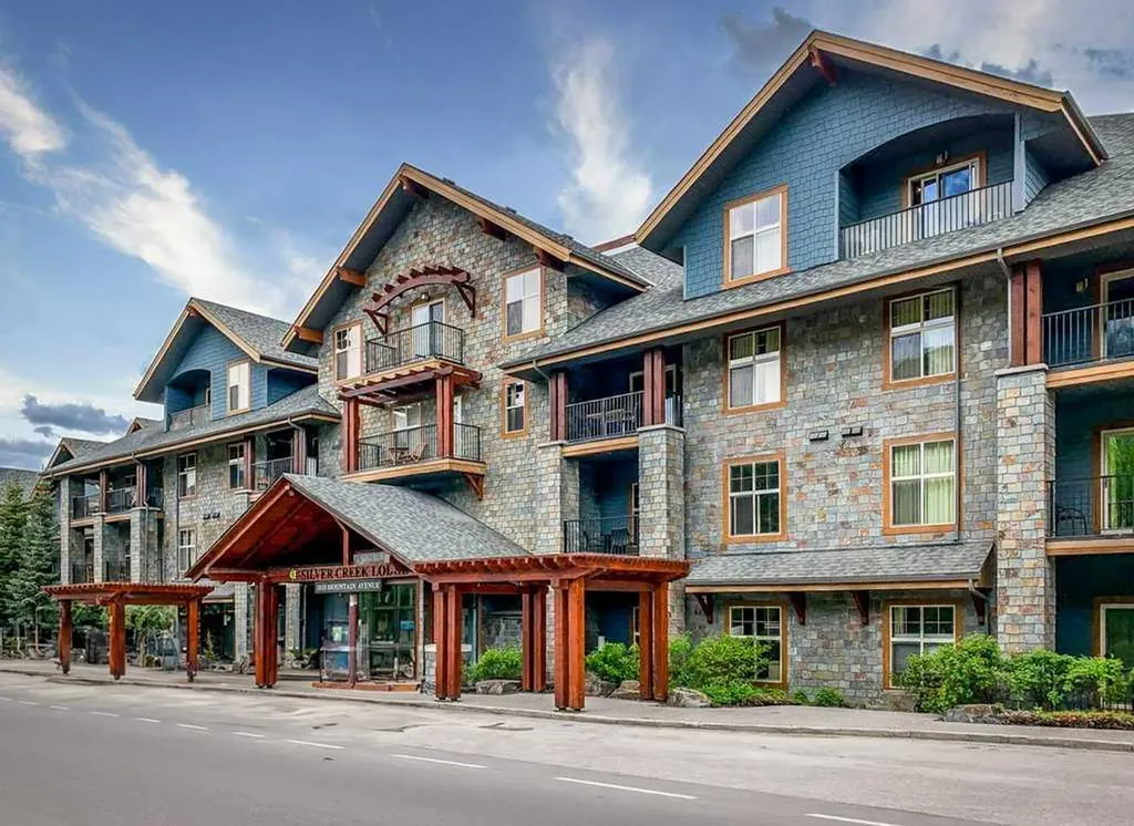 1818 Mountain Avenue Canmore AB T1W3M3