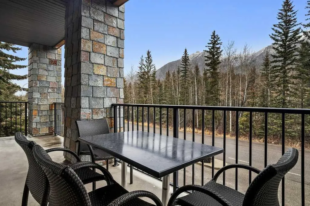 1818 Mountain Avenue Canmore AB T1W3M3