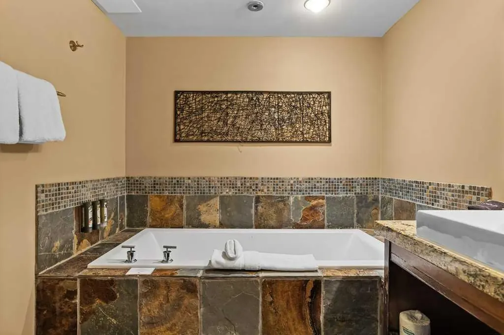 1818 Mountain Avenue Canmore AB T1W3M3