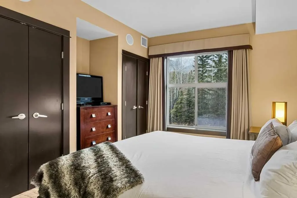 1818 Mountain Avenue Canmore AB T1W3M3