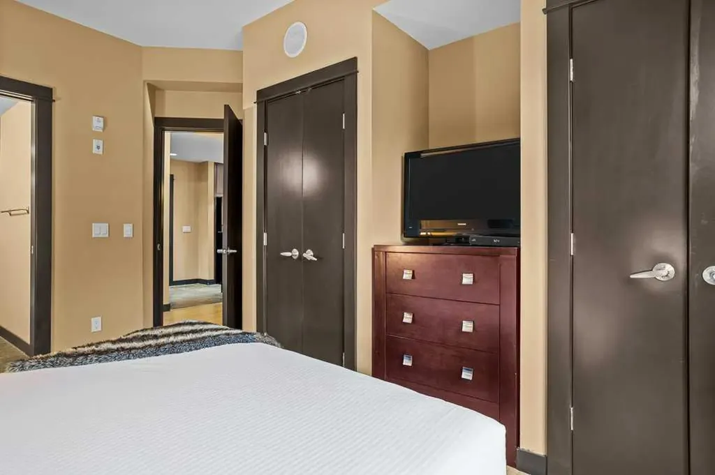 1818 Mountain Avenue Canmore AB T1W3M3