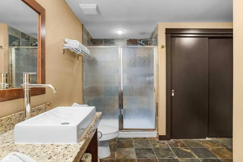 1818 Mountain Avenue Canmore AB T1W3M3