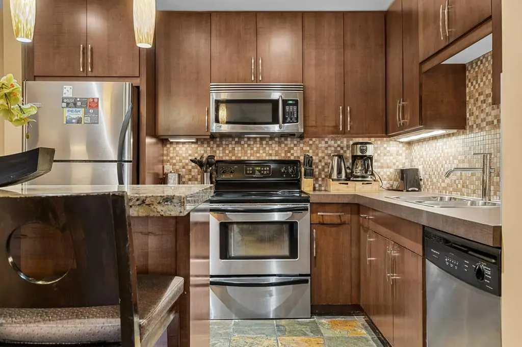 1818 Mountain Avenue Canmore AB T1W3M3