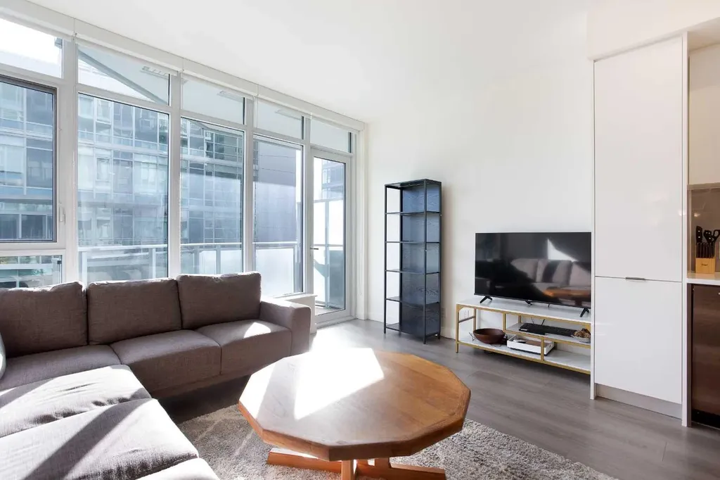 138 Waterfront Court SW Calgary AB T2P 1L1